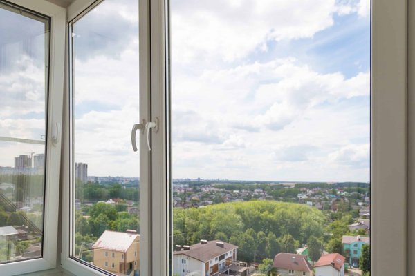 Quel est le coût d'achat et d'installation d'une vitre anti-effraction SP10 ?