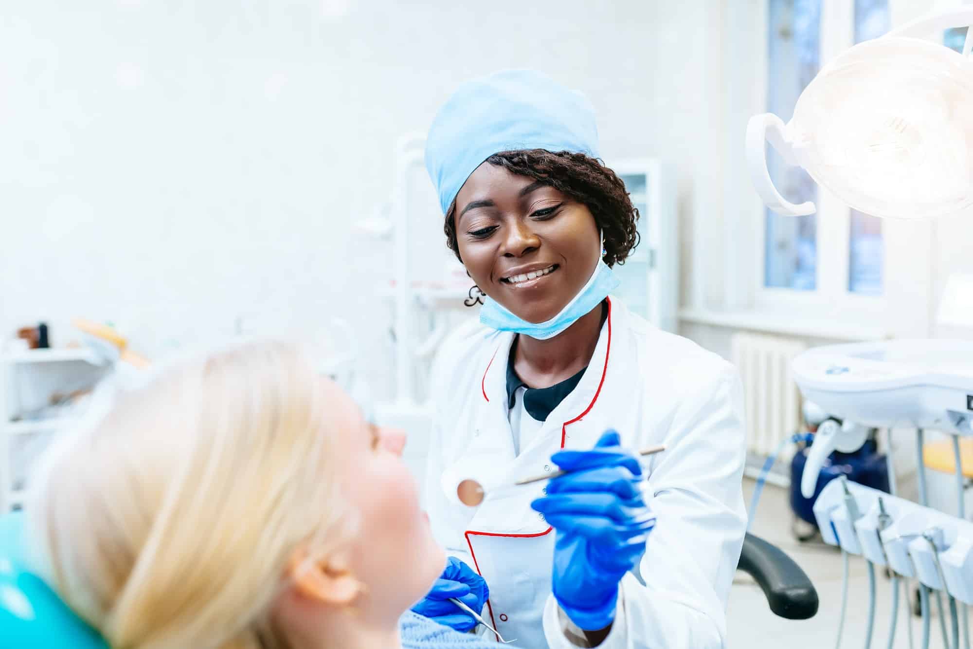 Trouvez le meilleur dentiste à brossard: votre guide pour des soins dentaires de qualité